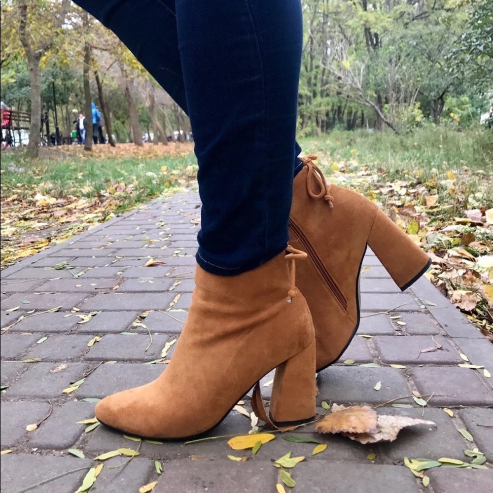 “Vixen of the Night” [Camel]